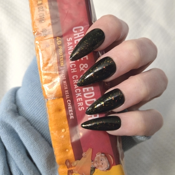 Meet your Posher, Lizz - Picture 1 of 2